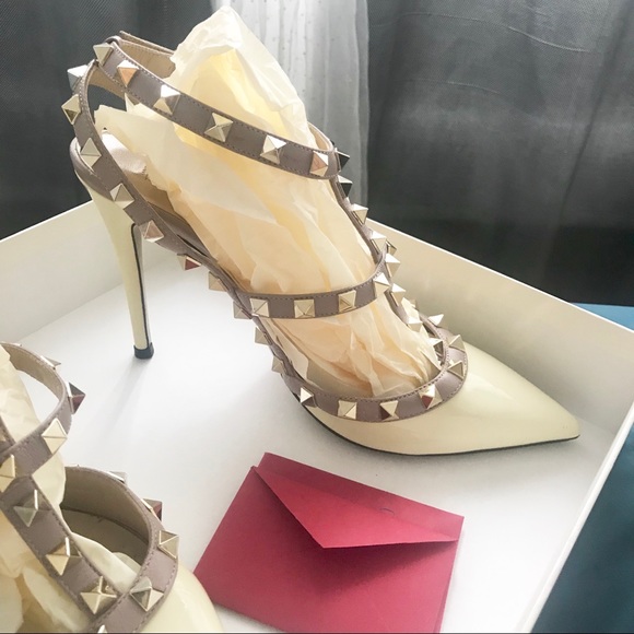 *SOLD* Valentino Rockstud Heels - Picture 7 of 8